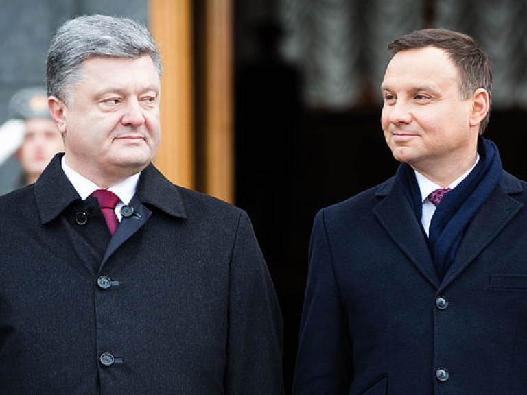 Политолог разъяснил причины визита Порошенко в Польшу