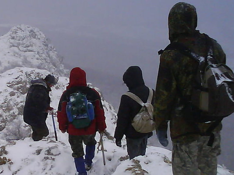На Прикарпатье в горах заблудились шесть туристов