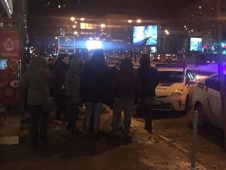 В центре Киева подрались украинские и турецкие болельщики (ФОТО, ВИДЕО)