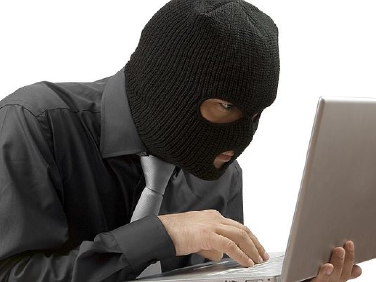 Хакеры сломали сайты Госказначейства и Минфина