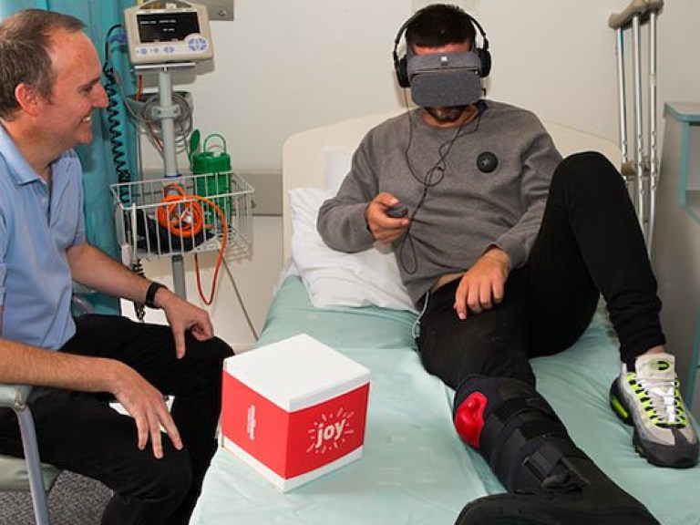 Нейроученые разработали виртуальные очки для ускоренного выздоровления пациентов больниц