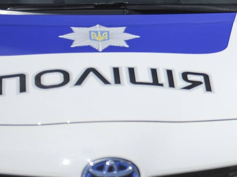 В Черкасской области мужчина с витрины магазина украл бензопилу – полиция