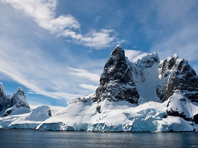 В Антарктиде обнаружена стокилометровая трещина