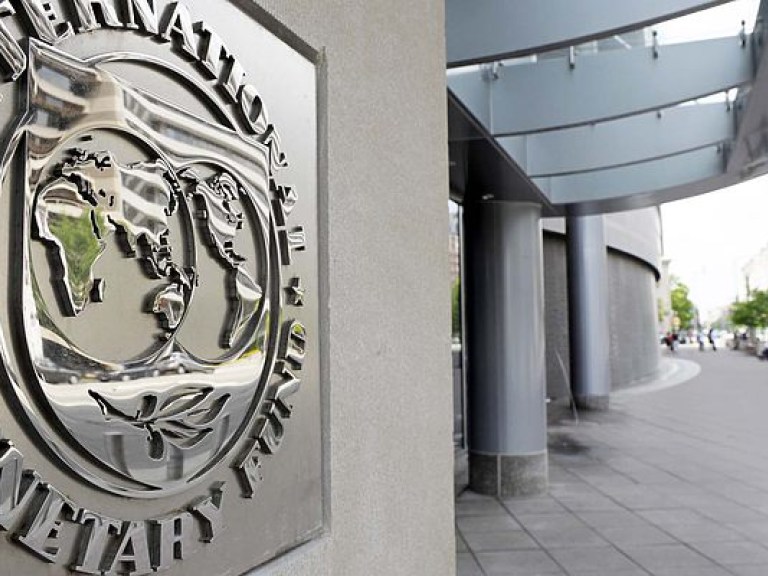 Советы МВФ довели экономику Украины до грани краха — эксперт