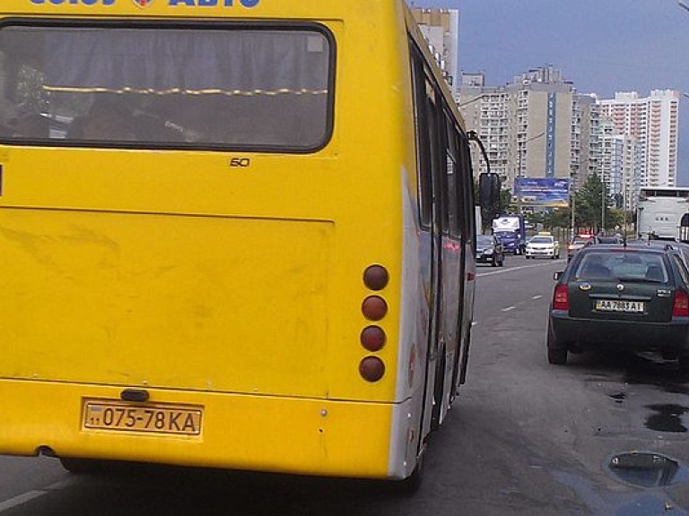 Эксперт:  Заявляя о возможном повышении цены на проезд в маршрутках, автоперевозчики пытаются выбить деньги из госбюджета