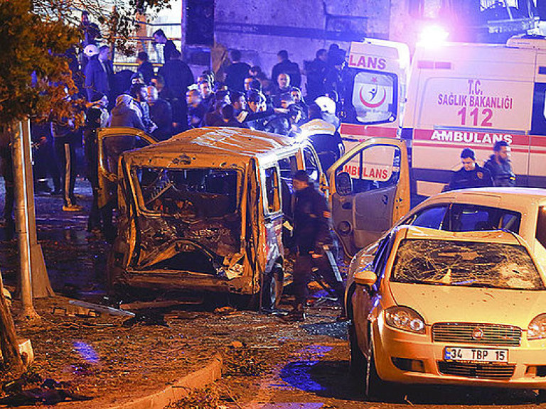 В Стамбуле произошел теракт: 38 погибших, 166 раненых (ФОТО, ВИДЕО)