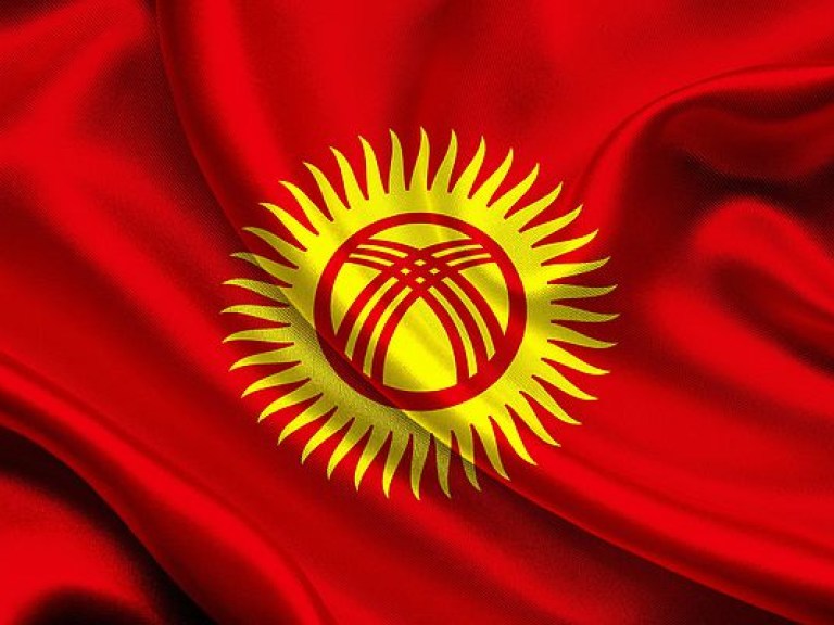 В Киргизии приняли поправки в Конституцию
