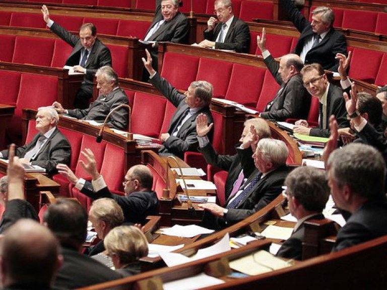 Продление режима ЧП вызовет во французском обществе ненужную нервозность – эксперт