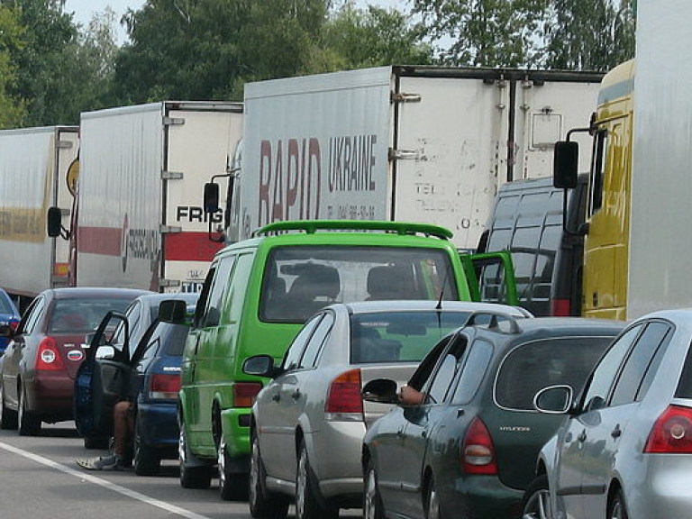 В границе с Польшей застряли более 1000 автомобилей