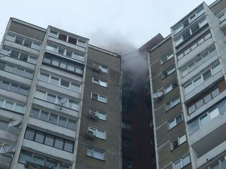 В киевской многоэтажке произошел масштабный пожар (ФОТО)