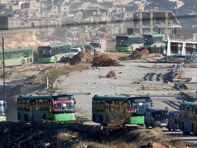 К 19 декабря Алеппо покинули около пяти тысяч раненых сирийцев &#8212; СМИ