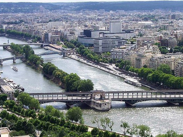 Париж становится небезопасным городом для богатых иностранцев