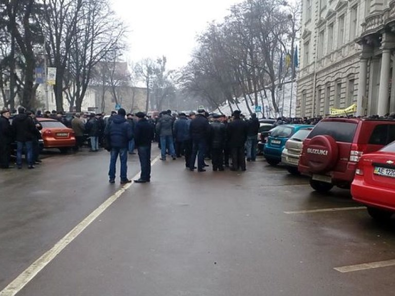 Львовскую и Ровненскую обладминистрацию пикетируют бывшие милиционеры (ФОТО)