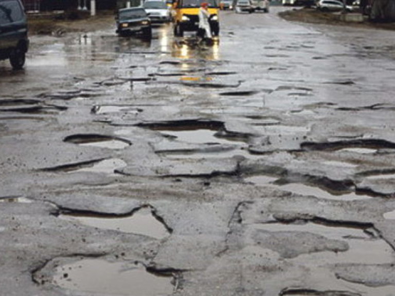«Укравтодор»: В Украине 97% дорог в плохом состоянии, более половины мостов – аварийные