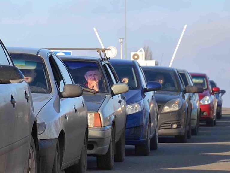 На границе с Польшей в очередях – 1100 автомобилей