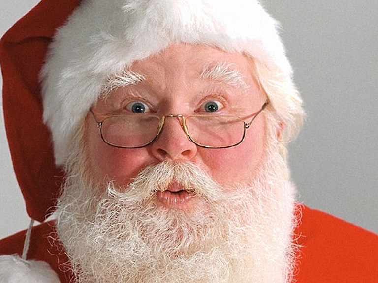 Психологи объяснили, почему родители навязывают детям миф о Санта-Клаусе