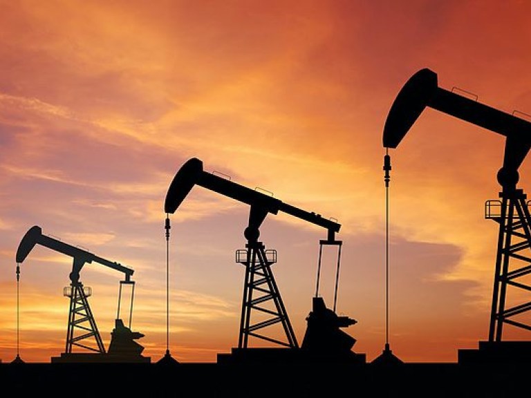 Цена нефти Brent превысила 55 долларов за баррель