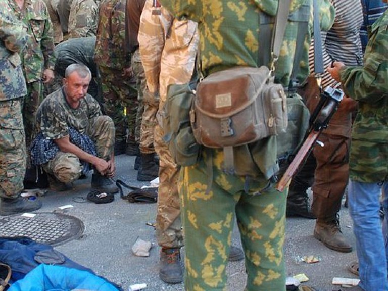 Двое украинских военных попали в плен