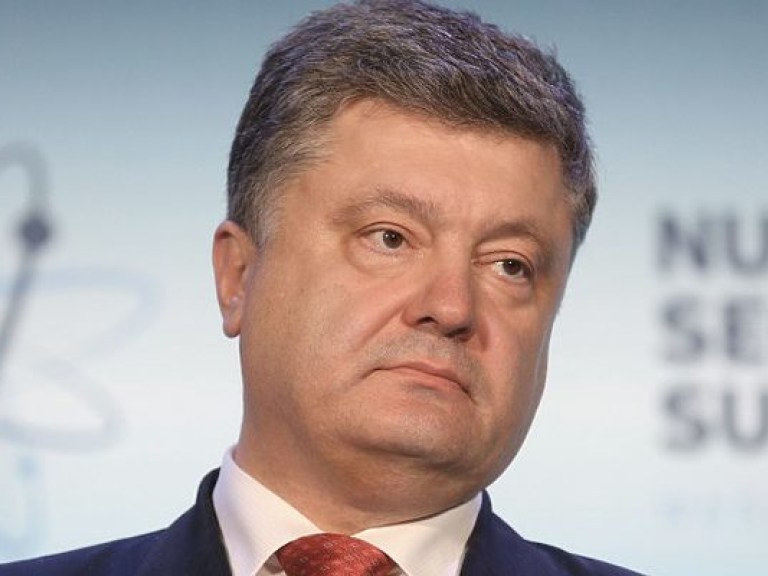 Порошенко подписал закон о новых налогах для ФЛП, люди массово закрывают свои предприятия