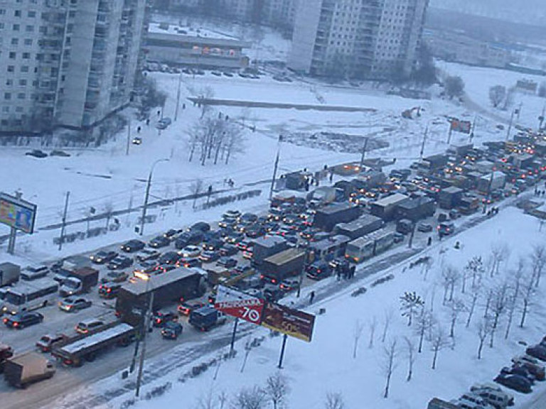 В Киеве пробки достигли шести баллов