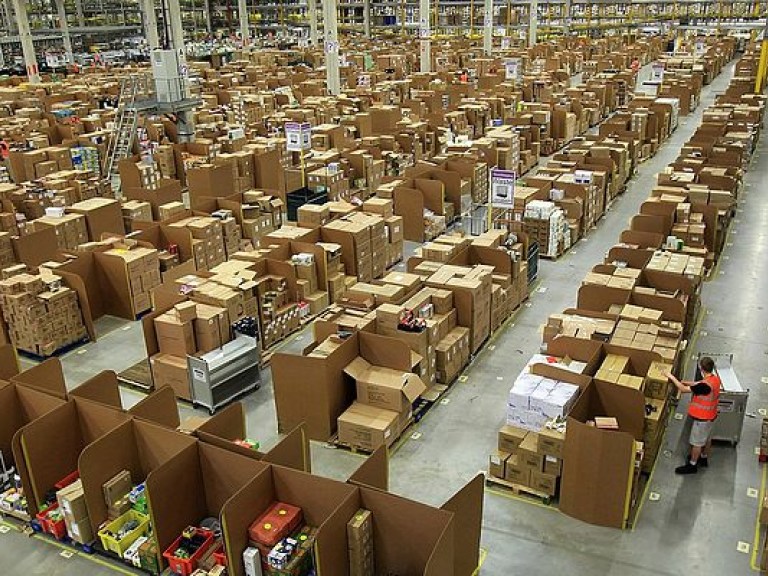 Компания Amazon запатентовала воздушные склады — СМИ