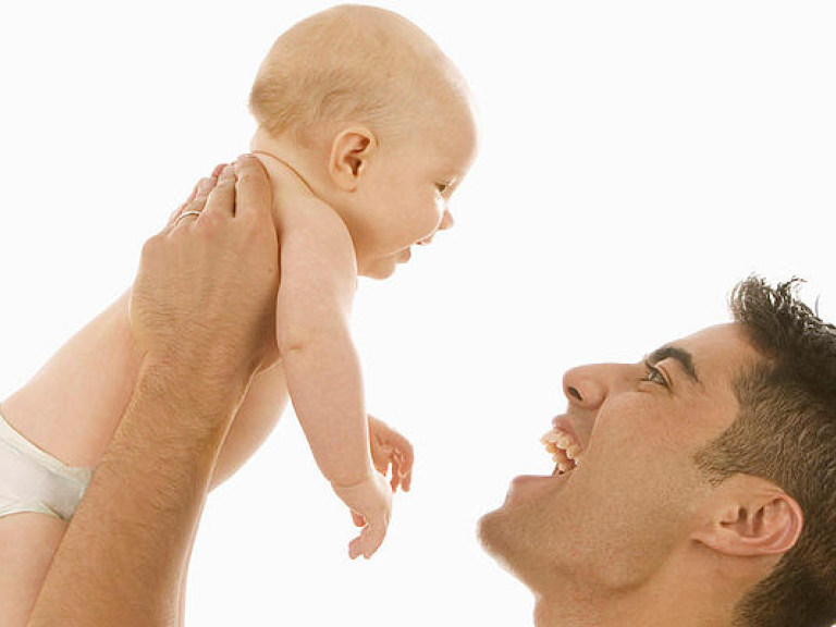 У будущих отцов изменяется гормональный фон — медики