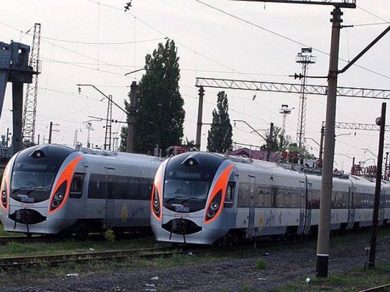 Во Львовской области скоростной поезд Hyundai покалечил мужчину