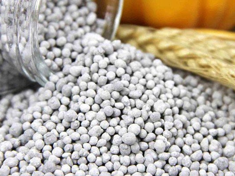 В феврале Украина введет антидемпинговые пошлины на импорт азотных удобрений из РФ