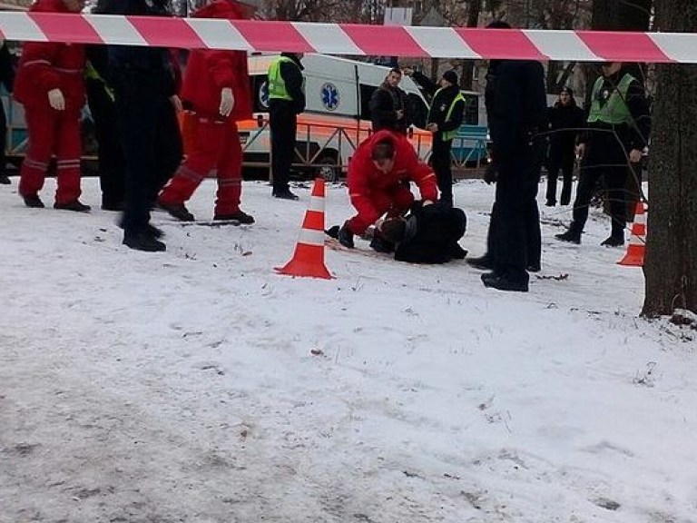В Хмельницком погибла женщина, выпавшая из окна многоэтажки