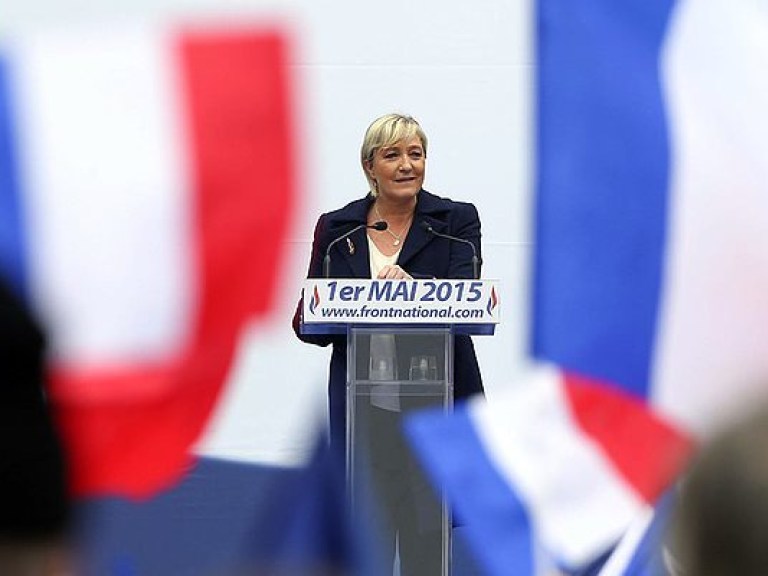 Марин Ле Пен попросила российские банки профинансировать ее предвыборную кампанию