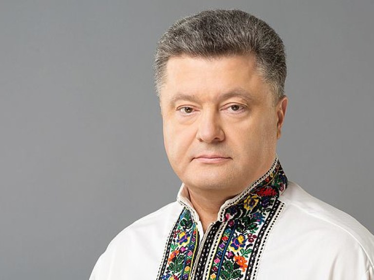 Порошенко поделился своими книжными впечатлениями за 2016 год