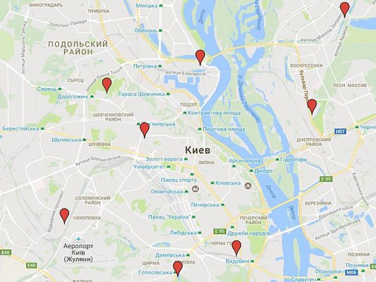 В Киеве открыли пункты утилизации новогодних елок (КАРТА)