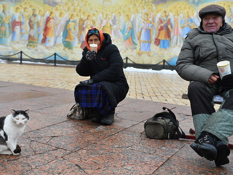 К концу года количество бедных в Украине достигнет 90% &#8212; политолог