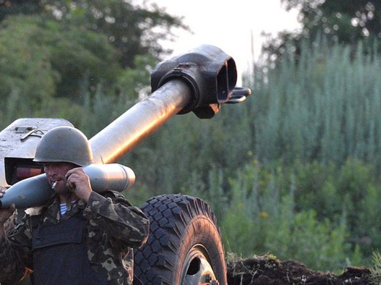 За день позиции ВСУ в зоне АТО обстреляли 23 раза, один военнослужащий ранен — штаб
