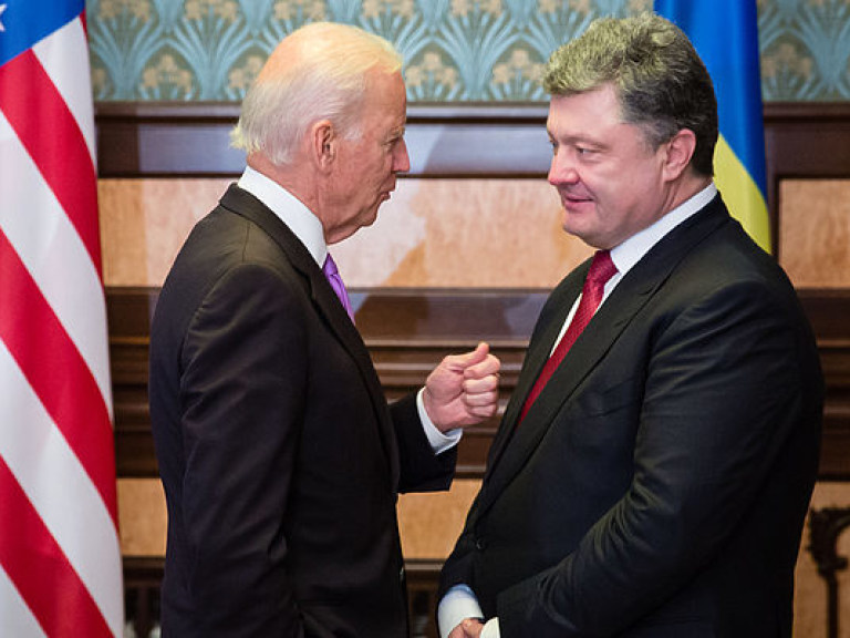 Встреча Байдена и Порошенко навредит Украине – политолог