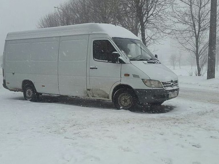 Водитель микроавтобуса Mercedes совершил наезд на жителя Луцка (ФОТО)