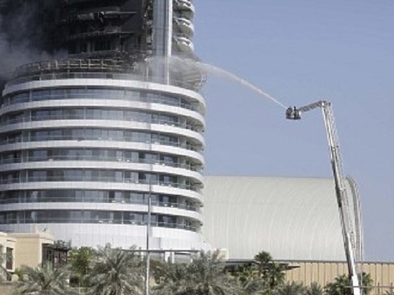 В Дубае загорелся отель, эвакуированы 45 человек (ФОТО)