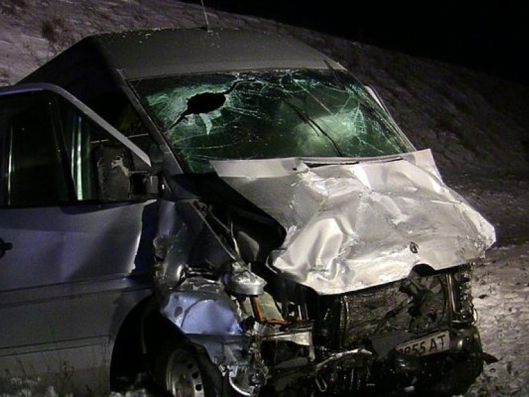 В Черновицкой области в результате столкновения двух Mercedes погибли 4 человека (ФОТО)