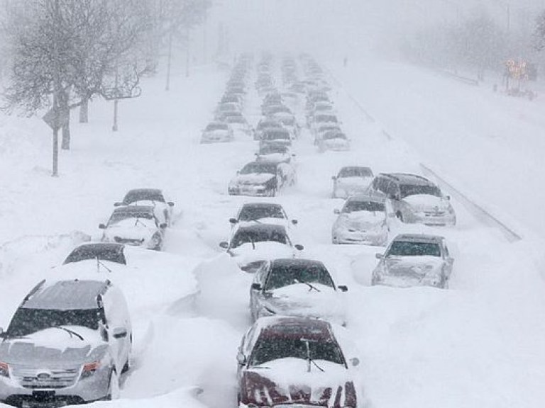 Европу накрыли морозы и снегопады: хаос на дорогах, погибли более 65 человек
