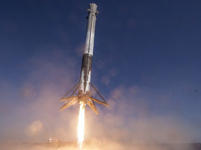 Space X осуществила успешный запуск ракеты Falcon 9