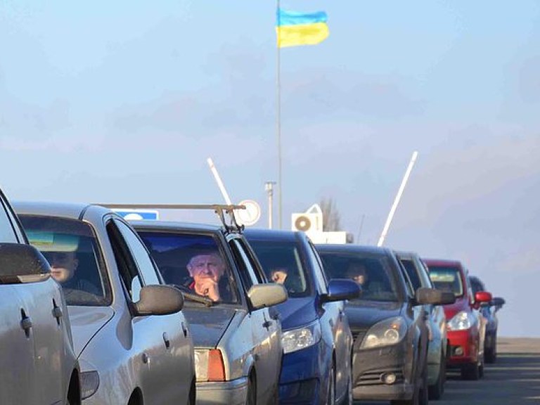 На украинско-польской границе застряли 530 автомобилей
