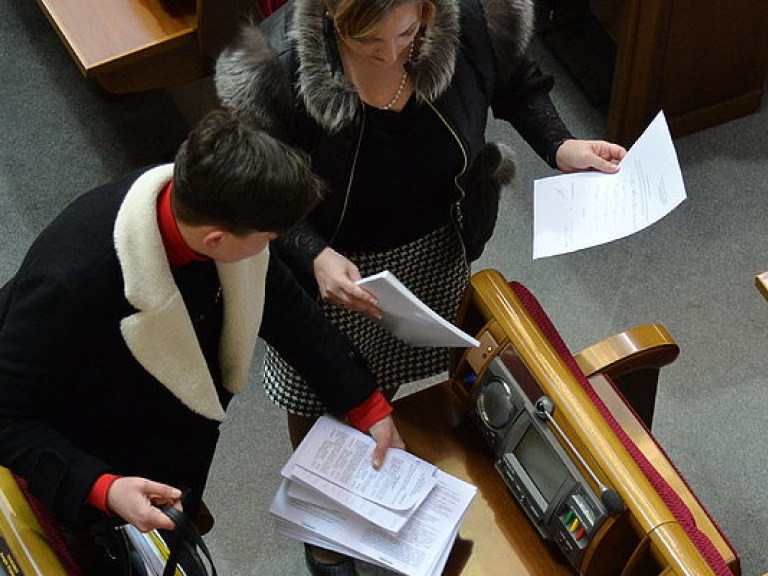 Нардепа Савченко пересадили на новое место в парламенте (ФОТО)
