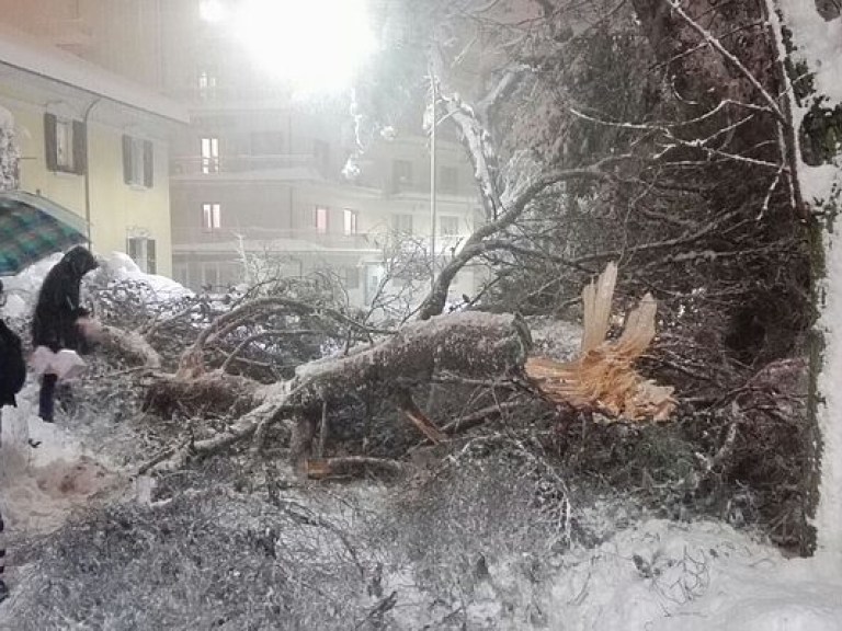 Власти Италии попросили помощи из-за последствий землетрясения