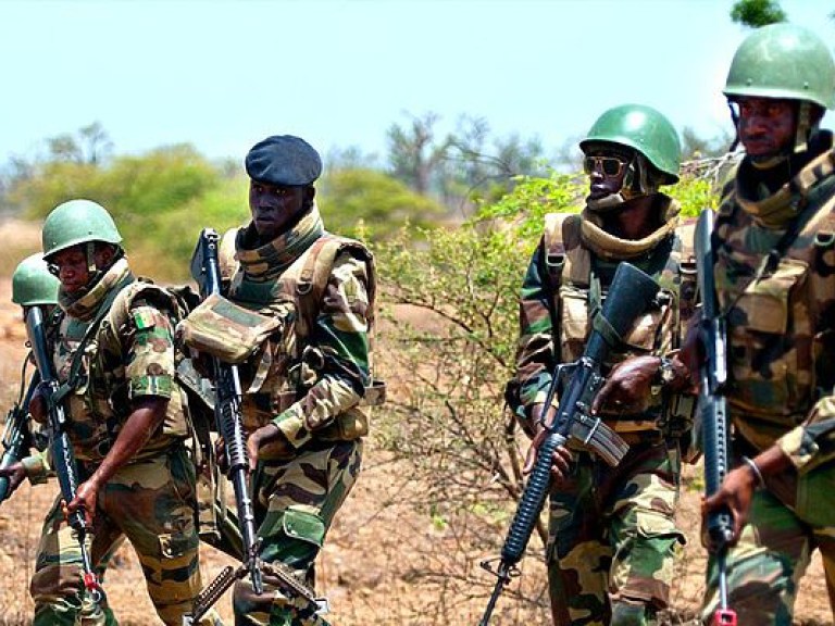 Сенегал начал военные действия в Гамбии