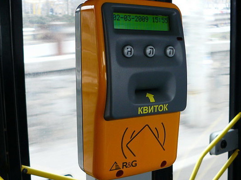 В Киеве электронные билеты введут сначала в скоростных трамваях и электричках