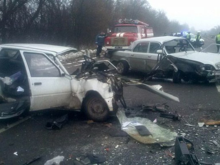 На трассе Киев-Одесса произошло ДТП при участии военного, есть жертвы (ФОТО)
