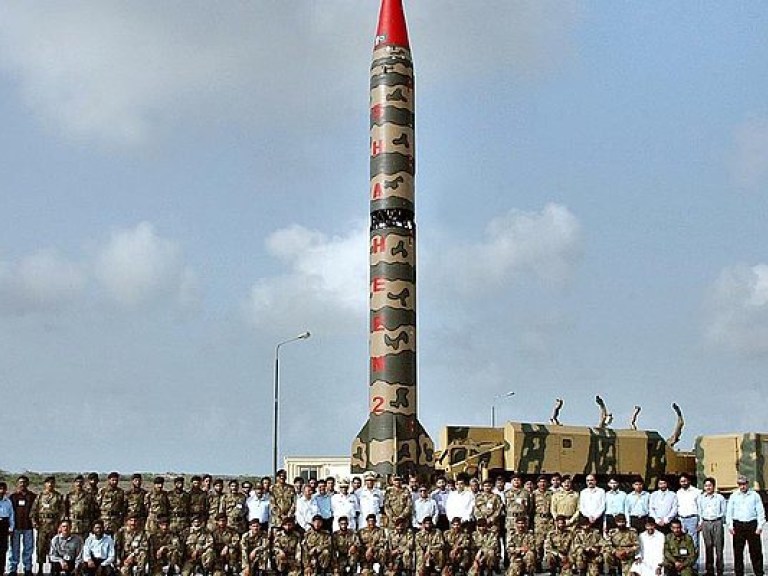 Пакистан испытал ракету, способную нести ядерный боезаряд