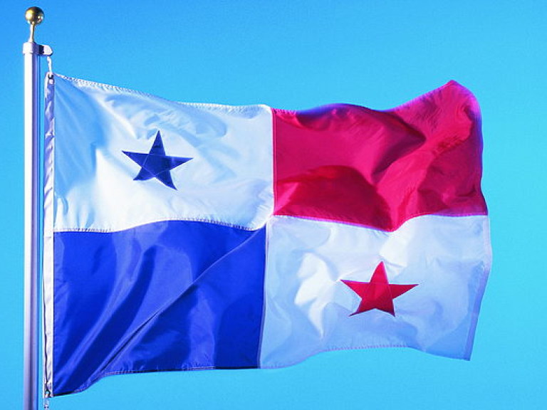 Панама приостановила расследование дела об офшорах
