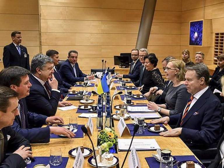 Европейский эксперт: Порошенко не смог убедить финнов отказаться от сотрудничества с РФ