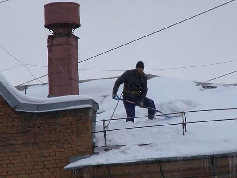 На Харьковщине под весом снега обрушилась крыша школьной котельной, занятия приостановлены